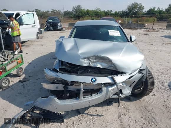 2016 BMW 3 Series 320i xDrive with VIN WBA8A3C59GK689623, listed as a IAAI auction lot 41472082 with 43,569 mi miles and . Bid and sale history available at DreamBid. Image 12.