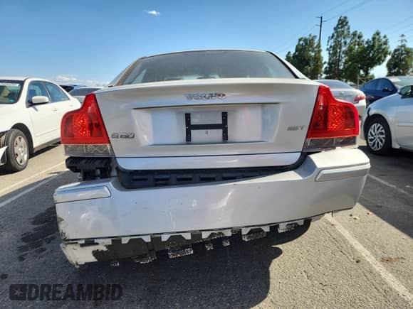 2007 Volvo S60 2.5L Turbo с VIN YV1RS592872643515, выставлен на аукционе Copart как лот 71086295 с пробегом 116 805 миль миль и Списание • Salvage title. История ставок и продаж доступна на DreamBid. Изображение 6.