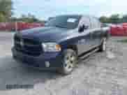 2018 Ram 1500 Express z VIN 1C6RR6KT4JS340854, wystawiony jako IAAI lot #41679041 z przebiegiem 127 652 mil mil oraz . Historia ofert i sprzedaży dostępna na DreamBid. Obrazek 2.