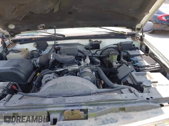 1996 Chevrolet Suburban with VIN 1GNFK16R1TJ393013, listed as a IAAI auction lot 42721742 with 184,261 mi miles and . Bid and sale history available at DreamBid. Image 10.