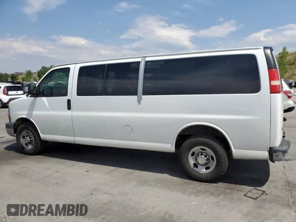 2016 Chevrolet Express Passenger LT с VIN 1GAZGPFG2G1229275, выставлен на аукционе Copart как лот 65617225 с пробегом 280 299 миль миль и Чистый • Clean title. История ставок и продаж доступна на DreamBid. Изображение 2.