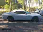 2021 Dodge Challenger GT z VIN 2C3CDZKG6MH564855, wystawiony jako IAAI lot #43380464 z przebiegiem 61 430 mil mil oraz . Historia ofert i sprzedaży dostępna na DreamBid. Obrazek 13.