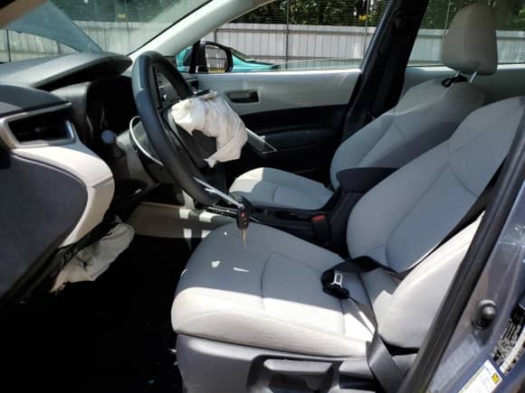 2022 Toyota Corolla Cross L with VIN 7MUAAAAG5NV025036, listed as a Copart auction lot 65679085 with 45,615 mi miles and Salvage title. Bid and sale history available at DreamBid. Image 7.