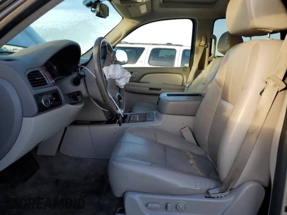 2008 Chevrolet Tahoe 2LT с VIN 1GNFC130X8J206913, выставлен на аукционе Copart как лот 79490574 с пробегом 201 067 миль миль и Списание • Salvage title. История ставок и продаж доступна на DreamBid. Изображение 7.