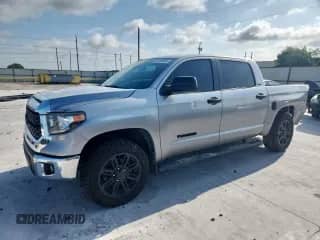 2019 Toyota Tundra SR5 с VIN 5TFEM5F10KX134783, выставлен на аукционе Copart как лот 61685825 с пробегом 79 466 миль миль и Списание • Salvage title. История ставок и продаж доступна на DreamBid. Изображение 1.