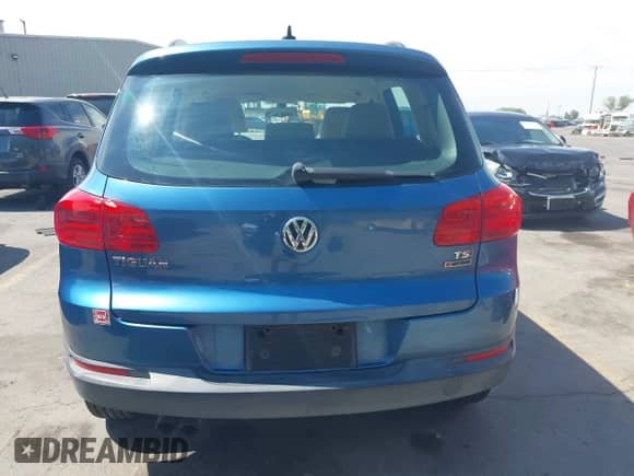 2017 Volkswagen Tiguan S с VIN WVGBV7AX7HK011930, выставлен на аукционе IAAI как лот 43126655 с пробегом 136 909 миль миль и . История ставок и продаж доступна на DreamBid. Изображение 16.
