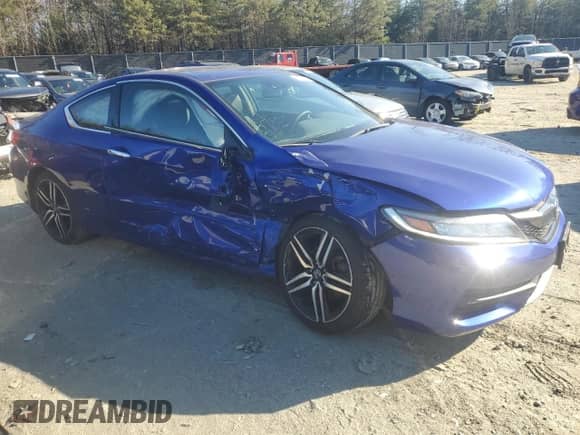 2017 Honda Accord Touring with VIN 1HGCT2B00HA002965, listed as a Copart auction lot 82459374 with 45,643 mi miles and Salvage title. Bid and sale history available at DreamBid. Image 4.