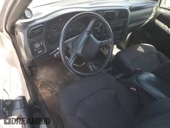 2003 Chevrolet S-10 Fleet с VIN 1GCCS19X338173496, выставлен на аукционе Copart как лот 75531784 с пробегом 142 396 миль миль и Списание • Salvage title. История ставок и продаж доступна на DreamBid. Изображение 8.