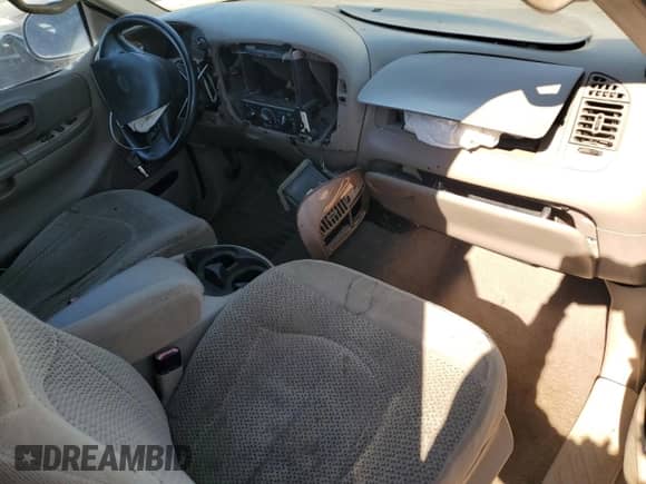 2000 Ford F-150 XL z VIN 2FTRX07L5YCA30151, wystawiony jako Copart lot #46751455 z przebiegiem Nie podano mil oraz Szkoda całkowita • Salvage title. Historia ofert i sprzedaży dostępna na DreamBid. Obrazek 8.