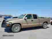 2000 Chevrolet Silverado 1500 LS z VIN 2GCEC19V5Y1239674, wystawiony jako Copart lot #53077305 z przebiegiem 229 206 mil mil oraz Szkoda całkowita • Salvage title. Historia ofert i sprzedaży dostępna na DreamBid. Obrazek 1.
