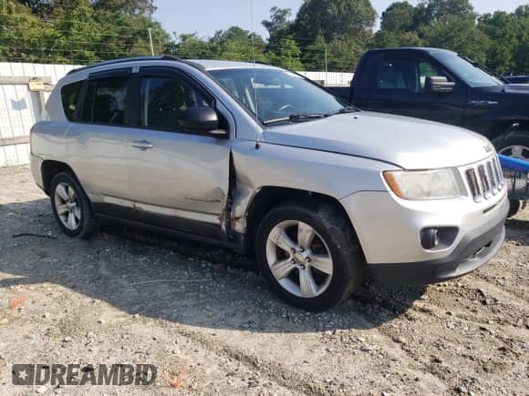2011 Jeep Compass Latitude с VIN 1J4NF1FB2BD135425, выставлен на аукционе Copart как лот 63449735 с пробегом 85 497 миль миль и На запчасти • Non repairable. История ставок и продаж доступна на DreamBid. Изображение 4.