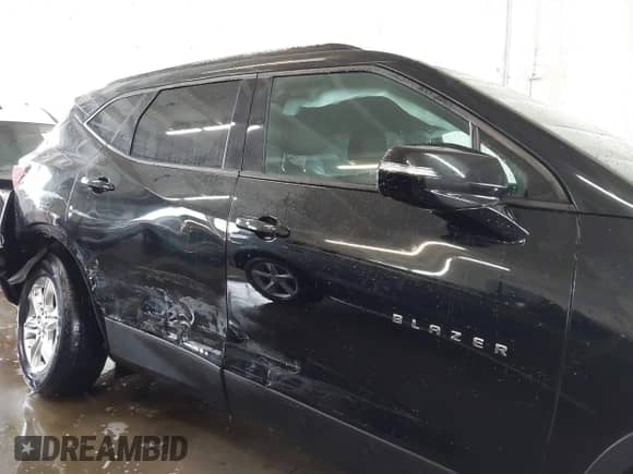 2019 Chevrolet Blazer with VIN 3GNKBGRS9KS590542, listed as a IAAI auction lot 42443212 with 94,264 mi miles and . Bid and sale history available at DreamBid. Image 13.