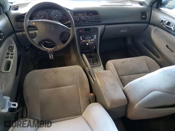 1996 Honda Accord LX z VIN 1HGCD5639TA073934, wystawiony jako Copart lot #80319165 z przebiegiem 218 970 mil mil oraz Szkoda całkowita • Salvage title. Historia ofert i sprzedaży dostępna na DreamBid. Obrazek 8.