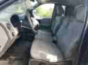 2005 Ford F-150 XL z VIN 1FTRF12W35NA30892, wystawiony jako Copart lot #84244625 z przebiegiem 184 117 mil mil oraz Czysty tytuł • Clean title. Historia ofert i sprzedaży dostępna na DreamBid. Obrazek 7.