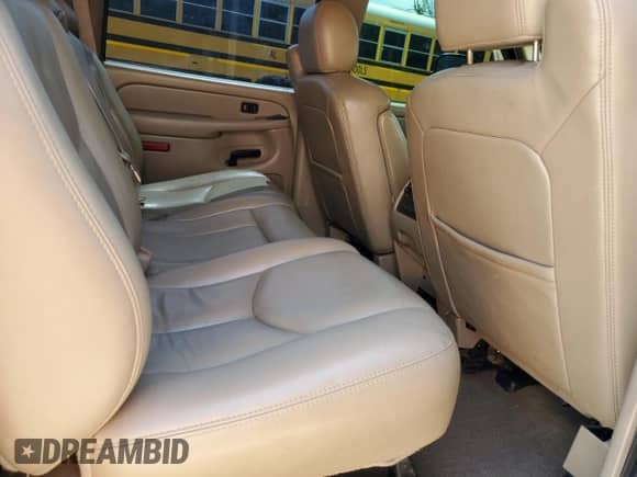 2007 Chevrolet Silverado 3500 DRW LT3 z VIN 1GCJK33D57F105302, wystawiony jako Copart lot #70447165 z przebiegiem 263 197 mil mil oraz Szkoda całkowita • Salvage title. Historia ofert i sprzedaży dostępna na DreamBid. Obrazek 10.