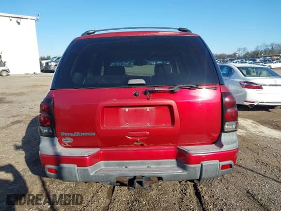 2002 Chevrolet TrailBlazer LTZ z VIN 1GNDT13S322141266, wystawiony jako IAAI lot #41977500 z przebiegiem 232 011 mil mil oraz . Historia ofert i sprzedaży dostępna na DreamBid. Obrazek 17.