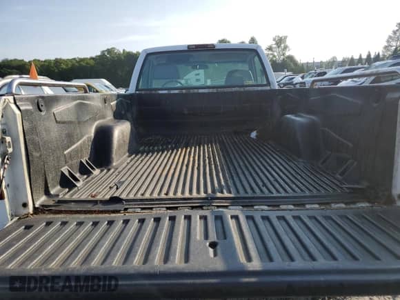 1999 Chevrolet Silverado 2500 с VIN 1GCGK24R1XR706557, выставлен на аукционе Copart как лот 59530245 с пробегом 81 028 миль миль и Списание • Salvage title. История ставок и продаж доступна на DreamBid. Изображение 10.