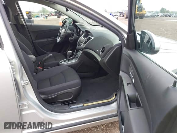 2014 Chevrolet Cruze 1LT с VIN 1G1PC5SB3E7346410, выставлен на аукционе IAAI как лот 42985324 с пробегом 55 207 миль миль и . История ставок и продаж доступна на DreamBid. Изображение 5.