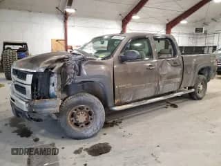 2007 Chevrolet Silverado 2500HD LTZ с VIN 1GCHK23697F512744, выставлен на аукционе Copart как лот 42670505 с пробегом Не указан миль и Списание • Salvage title. История ставок и продаж доступна на DreamBid. Изображение 1.