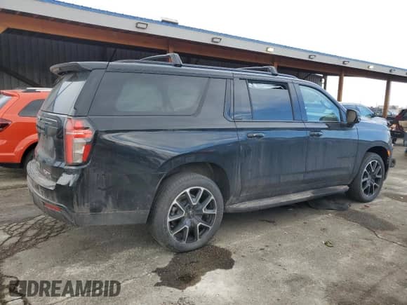 2024 Chevrolet Suburban RST z VIN 1GNSKEKD0RR192732, wystawiony jako Copart lot #45990975 z przebiegiem 50 883 mil mil oraz Szkoda całkowita • Salvage title. Historia ofert i sprzedaży dostępna na DreamBid. Obrazek 3.
