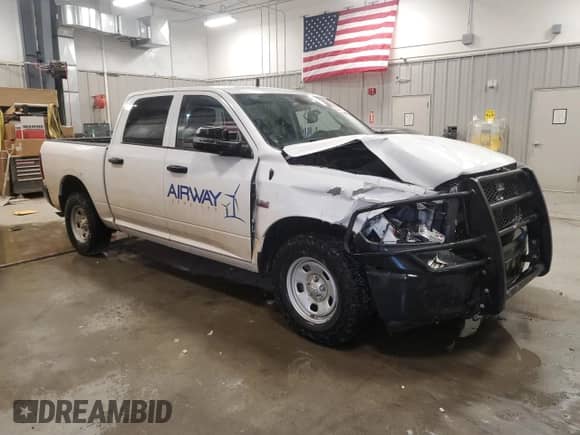2022 Ram 1500 Tradesman z VIN 1C6RR7KT5NS156244, wystawiony jako Copart lot #68474985 z przebiegiem 95 532 mil mil oraz Szkoda całkowita • Salvage title. Historia ofert i sprzedaży dostępna na DreamBid. Obrazek 4.