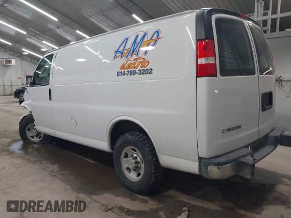 2022 Chevrolet Express Cargo with VIN 1GCWGAFP7N1195564, listed as a IAAI auction lot 42741149 with 28,884 mi miles and . Bid and sale history available at DreamBid. Image 3.
