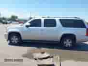 2011 Chevrolet Suburban LT z VIN 1GNSKJE33BR334105, wystawiony jako IAAI lot #42921551 z przebiegiem 210 773 mil mil oraz . Historia ofert i sprzedaży dostępna na DreamBid. Obrazek 14.