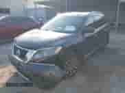 2014 Nissan Pathfinder S z VIN 5N1AR2MN1EC727368, wystawiony jako IAAI lot #43133647 z przebiegiem 151 983 mil mil oraz . Historia ofert i sprzedaży dostępna na DreamBid. Obrazek 2.