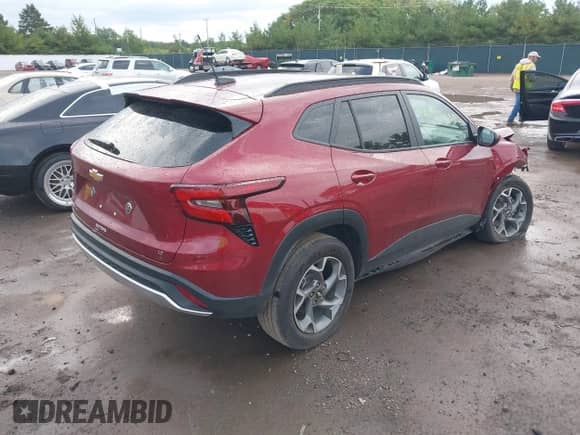 2025 Chevrolet Trax LT с VIN KL77LHEPXSC151694, выставлен на аукционе IAAI как лот 43275553 с пробегом 8 116 миль миль и . История ставок и продаж доступна на DreamBid. Изображение 4.