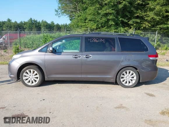2012 Toyota Sienna XLE with VIN 5TDDK3DC9CS036692, listed as a IAAI auction lot 42861841 with 122,070 mi miles and . Bid and sale history available at DreamBid. Image 14.