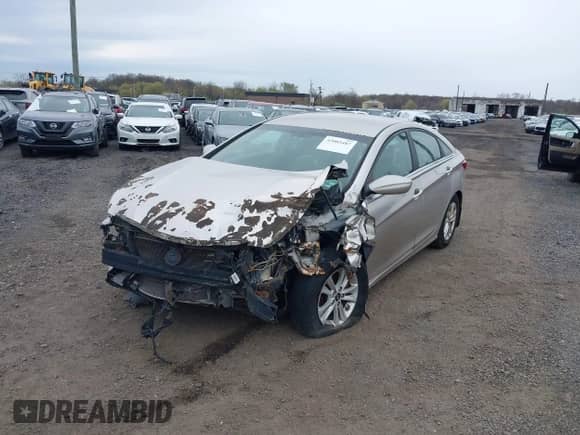 2011 Hyundai Sonata GLS with VIN 5NPEB4AC6BH110024, listed as a IAAI auction lot 42003487 with Not provided miles and . Bid and sale history available at DreamBid. Image 6.