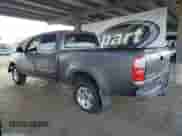 2006 Toyota Tundra SR5 z VIN 5TBET34156S548947, wystawiony jako Copart lot #81879505 z przebiegiem 447 910 mil mil oraz Szkoda całkowita • Salvage title. Historia ofert i sprzedaży dostępna na DreamBid. Obrazek 2.
