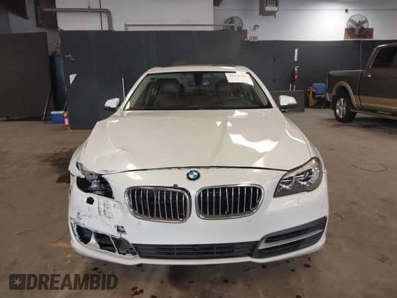 2014 BMW 5 Series 535i xDrive с VIN WBA5B3C59ED292432, выставлен на аукционе IAAI как лот 42570507 с пробегом 133 686 миль миль и . История ставок и продаж доступна на DreamBid. Изображение 11.