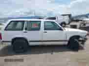 1993 Chevrolet Blazer z VIN 1GNDT13W0P2159153, wystawiony jako IAAI lot #42414622 z przebiegiem 224 752 mil mil oraz . Historia ofert i sprzedaży dostępna na DreamBid. Obrazek 13.