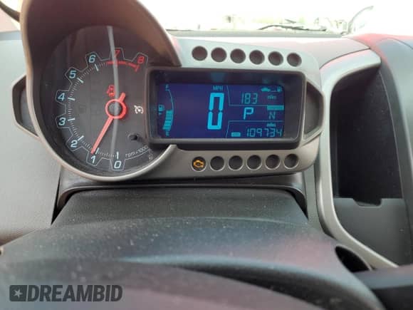 2015 Chevrolet Sonic LT с VIN 1G1JC5SH6F4168358, выставлен на аукционе Copart как лот 59953315 с пробегом 109 734 миль миль и Списание • Salvage title. История ставок и продаж доступна на DreamBid. Изображение 9.