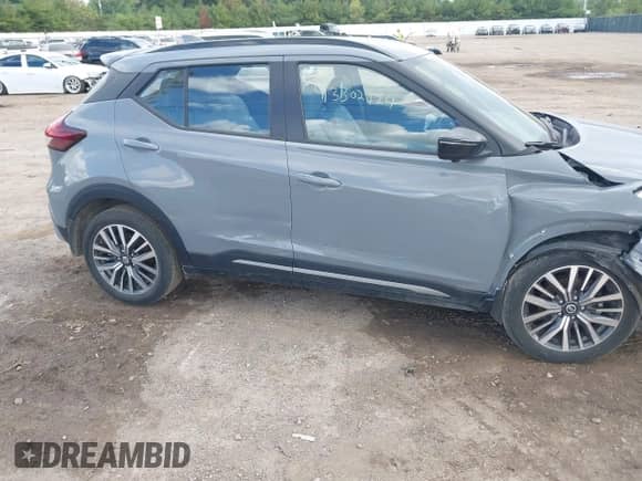 2021 Nissan Kicks SR z VIN 3N1CP5DV6ML474963, wystawiony jako IAAI lot #43302924 z przebiegiem 14 218 mil mil oraz . Historia ofert i sprzedaży dostępna na DreamBid. Obrazek 6.