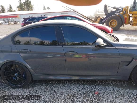 2018 BMW M3 CS с VIN WBS8M9C59J5K99276, выставлен на аукционе IAAI как лот 43174543 с пробегом 42 959 миль миль и . История ставок и продаж доступна на DreamBid. Изображение 14.