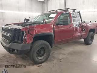 2017 Chevrolet Silverado 1500 LT z VIN 1GCVKREC9HZ147562, wystawiony jako IAAI lot #43114000 z przebiegiem 115 067 mil mil oraz . Historia ofert i sprzedaży dostępna na DreamBid. Obrazek 2.