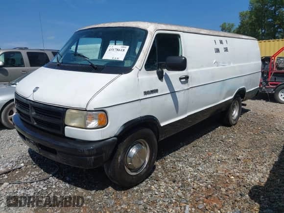 1994 Dodge Cargo with VIN 2B7KB31Z4RK138279, listed as a IAAI auction lot 43178618 with 204,057 mi miles and . Bid and sale history available at DreamBid. Image 2.