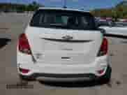 2017 Chevrolet Trax LS z VIN KL7CJKSB7HB225503, wystawiony jako Copart lot #80098355 z przebiegiem 128 305 mil mil oraz Szkoda całkowita • Salvage title. Historia ofert i sprzedaży dostępna na DreamBid. Obrazek 6.
