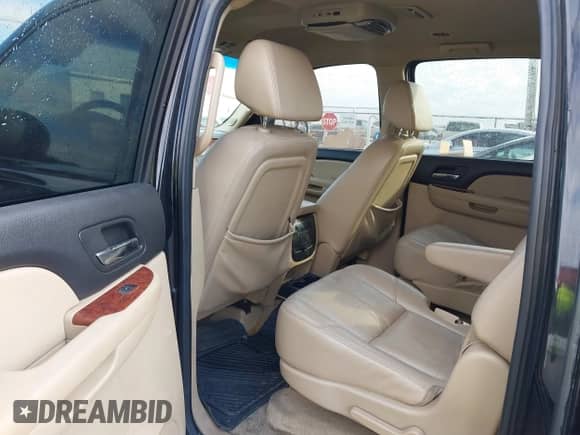 2008 Chevrolet Suburban 3LT with VIN 3GNFC16058G189273, listed as a IAAI auction lot 41418462 with 222,017 mi miles and . Bid and sale history available at DreamBid. Image 8.