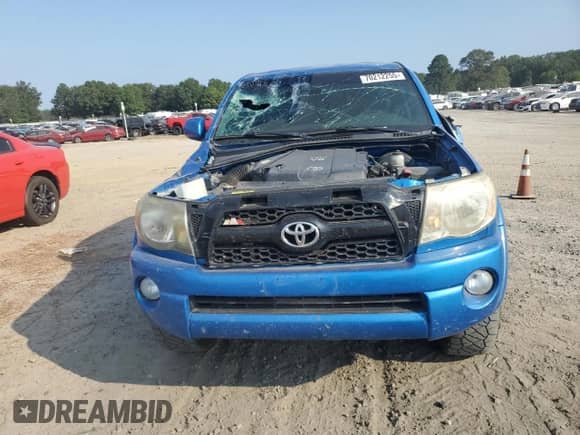2011 Toyota Tacoma with VIN 3TMMU4FN8BM036194, listed as a Copart auction lot 70212255 with 198,720 mi miles and Salvage title. Bid and sale history available at DreamBid. Image 5.