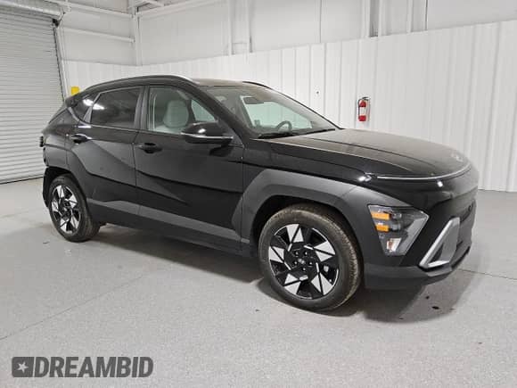 2025 Hyundai Kona SEL с VIN KM8HB3AB7SU221973, выставлен на аукционе Copart как лот 86009424 с пробегом 1 613 миль миль и Чистый • Clean title. История ставок и продаж доступна на DreamBid. Изображение 4.