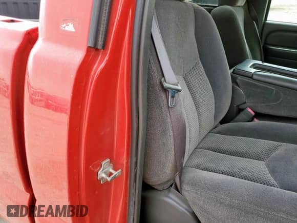 2005 Chevrolet Silverado 1500 z VIN 1GCEC14X45Z352690, wystawiony jako Copart lot #63140875 z przebiegiem 105 293 mil mil oraz Szkoda całkowita • Salvage title. Historia ofert i sprzedaży dostępna na DreamBid. Obrazek 10.