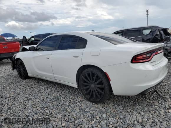 2019 Dodge Charger SXT z VIN 2C3CDXBG6KH695866, wystawiony jako Copart lot #67620525 z przebiegiem 123 751 mil mil oraz Nie do naprawy • Non repairable. Historia ofert i sprzedaży dostępna na DreamBid. Obrazek 2.