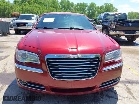 2013 Chrysler 300 C с VIN 2C3CCAEG8DH620438, выставлен на аукционе IAAI как лот 42188803 с пробегом 96 093 миль миль и . История ставок и продаж доступна на DreamBid. Изображение 13.