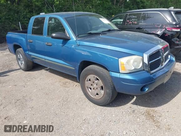 2005 Dodge Dakota SLT с VIN 1D7HE48K25S163588, выставлен на аукционе IAAI как лот 42269518 с пробегом 177 850 миль миль и . История ставок и продаж доступна на DreamBid. Изображение 1.