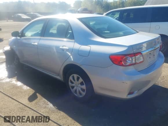 2011 Toyota Corolla S z VIN 2T1BU4EE9BC572931, wystawiony jako IAAI lot #43354993 z przebiegiem 160 935 mil mil oraz . Historia ofert i sprzedaży dostępna na DreamBid. Obrazek 3.