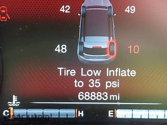 2017 Jeep Renegade Latitude z VIN ZACCJABBXHPG00433, wystawiony jako IAAI lot #41913750 z przebiegiem 68 883 mil mil oraz . Historia ofert i sprzedaży dostępna na DreamBid. Obrazek 15.
