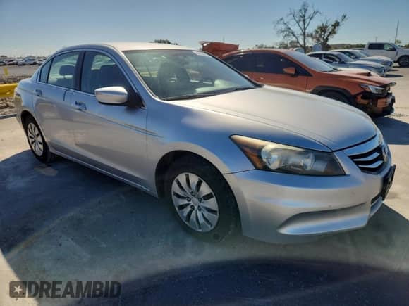 2011 Honda Accord LX с VIN 1HGCP2F34BA080715, выставлен на аукционе Copart как лот 86728685 с пробегом 303 957 миль миль и Чистый • Clean title. История ставок и продаж доступна на DreamBid. Изображение 4.